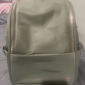 New lululemon city essentials small backpack bay leaf color